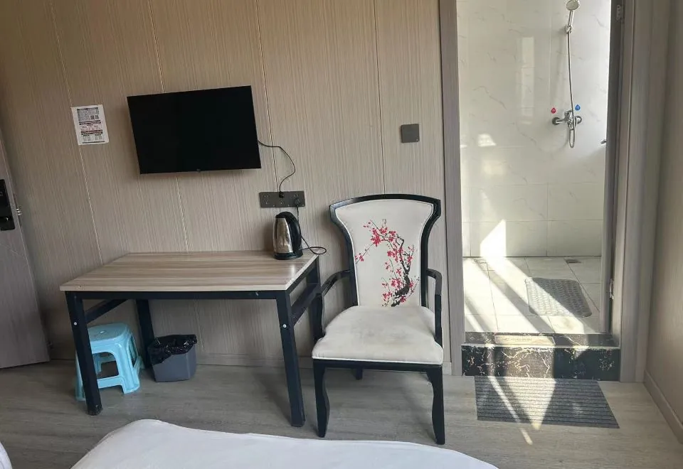 Shanghai Cailutong Hotel