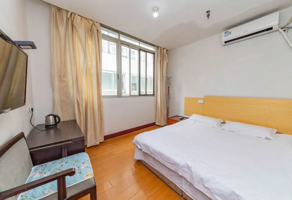 Shanghai Cailutong Hotel