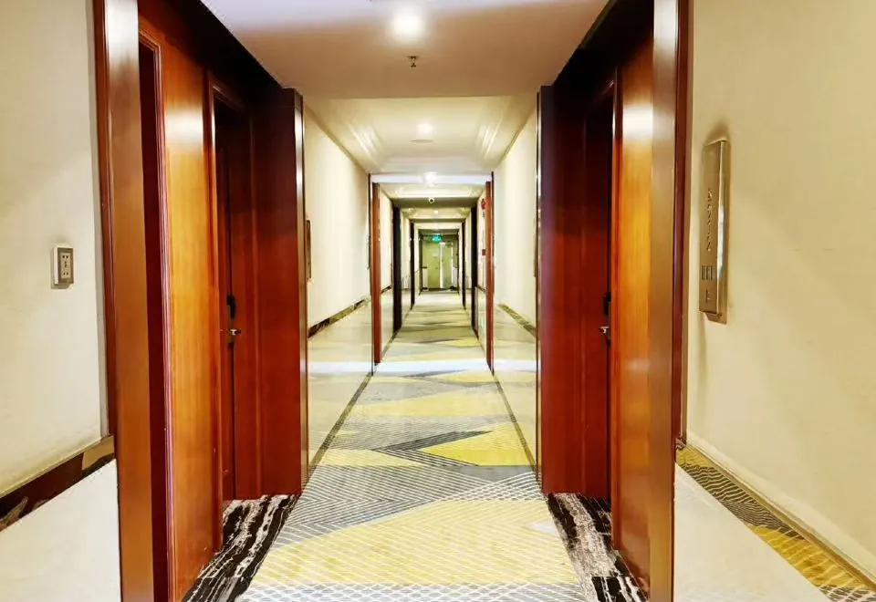 Companion Departure Hotel (Guangzhou Dongshankou Metro Station)