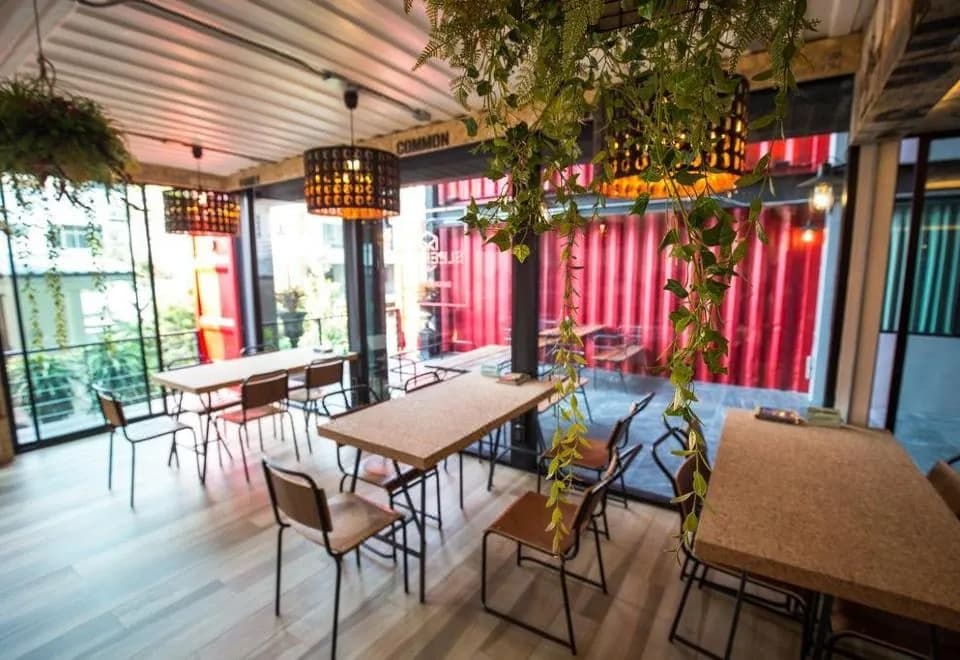 Sleep Box Sukhumvit 22