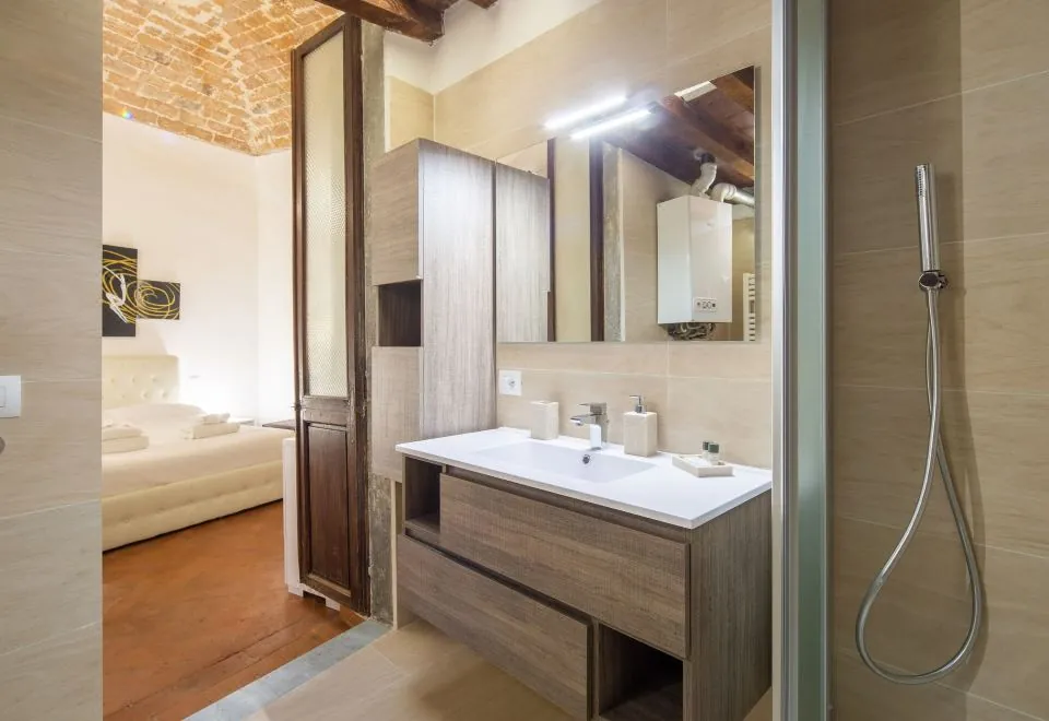 Lian Home in Florence