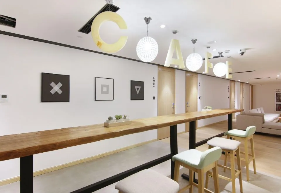 GEM Hotel (Shanghai Bund Nanjing East Road Pedestrian Street shop)