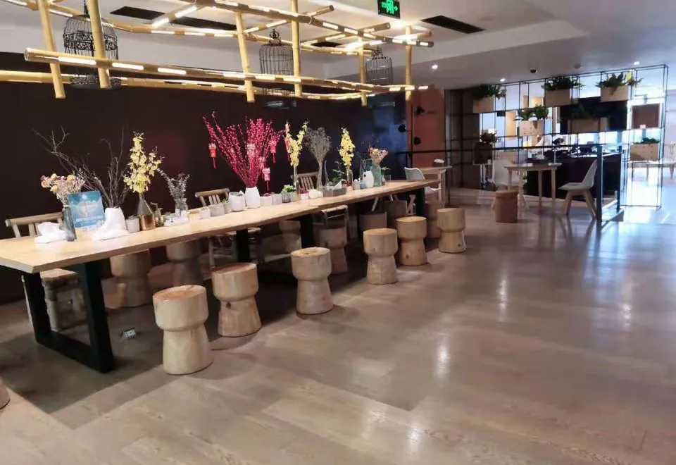 GEM Hotel (Shanghai Bund Nanjing East Road Pedestrian Street shop)
