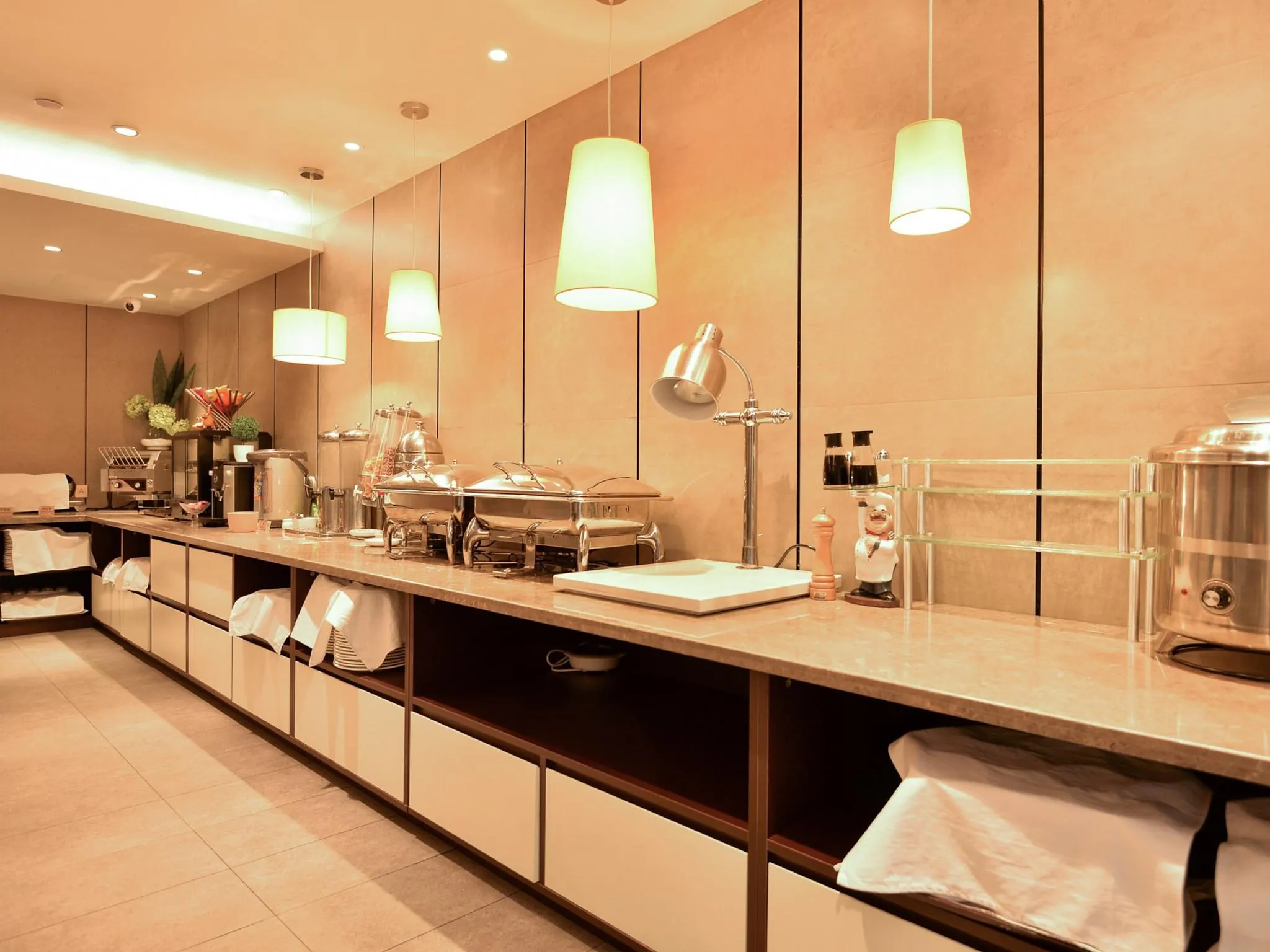 Home Inns Plus Shanghai Xujiahui Branch