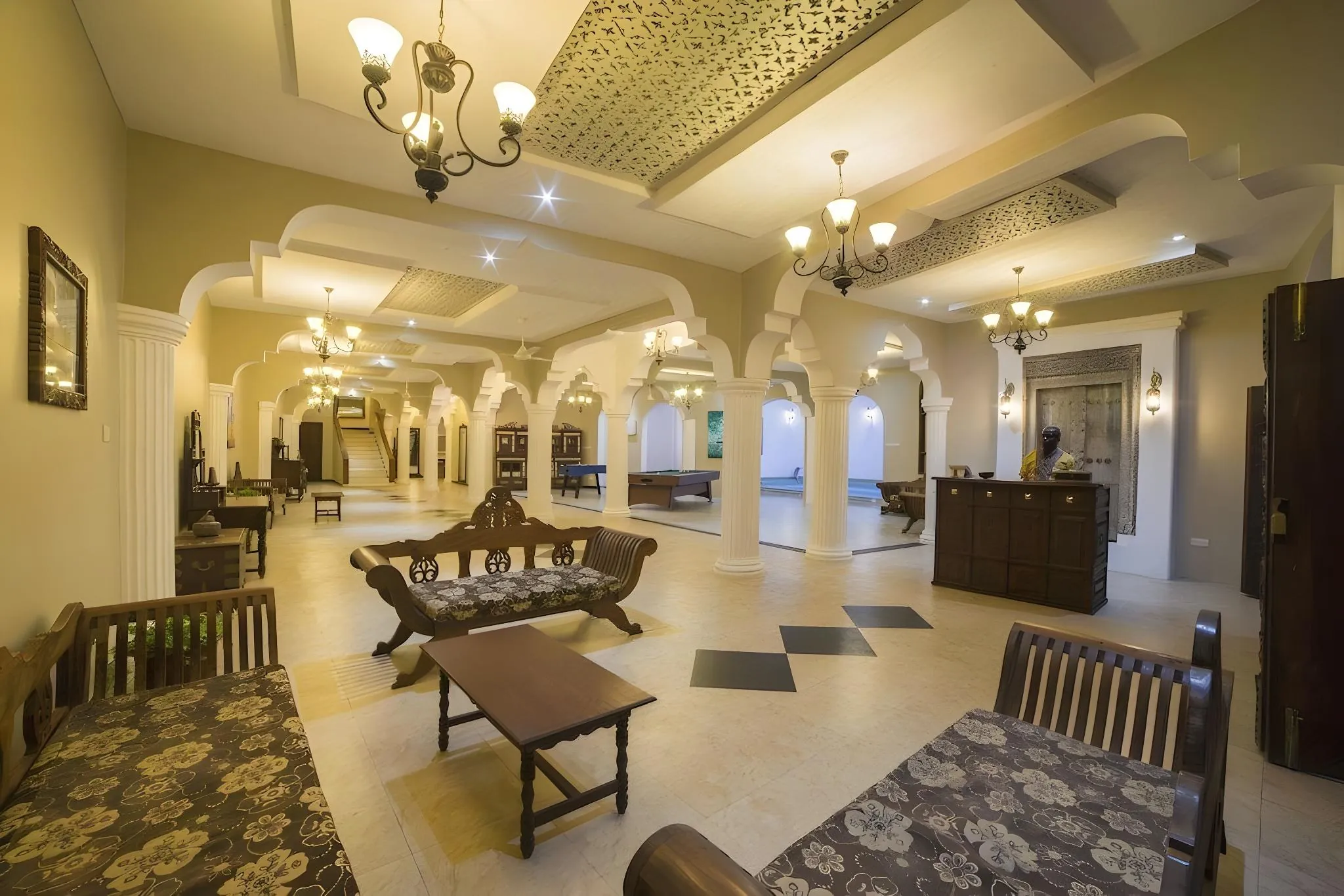 Tembo House Hotel And Apartments