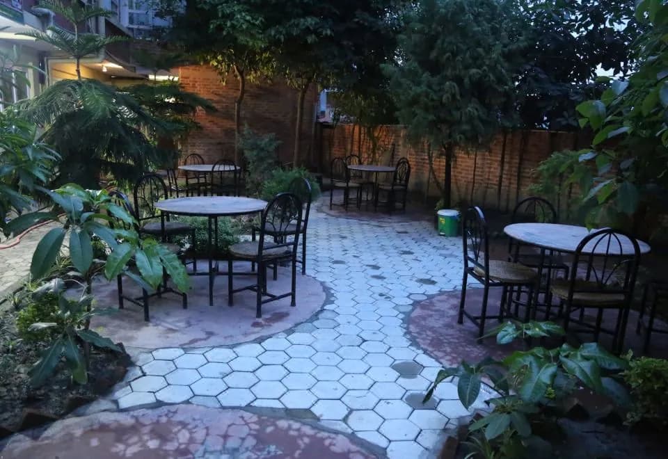 Hotel Holy Temple Tree & Chautari Cafe