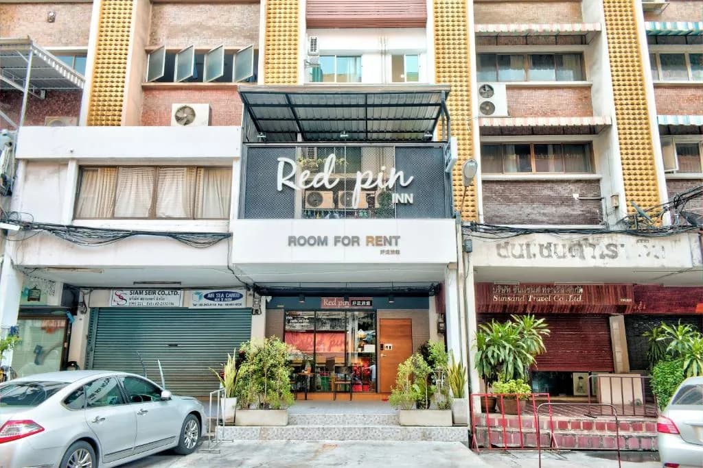 Red Pin Inn