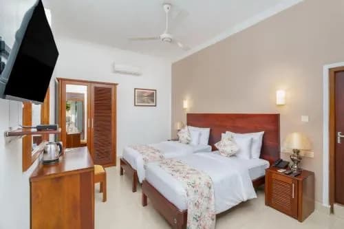 Hotel Travellers Nest