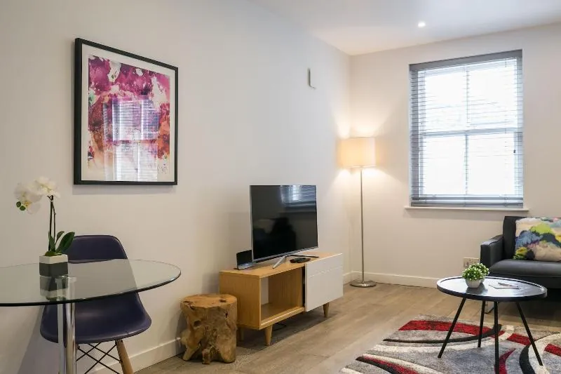 Urban Chic - Rathbone