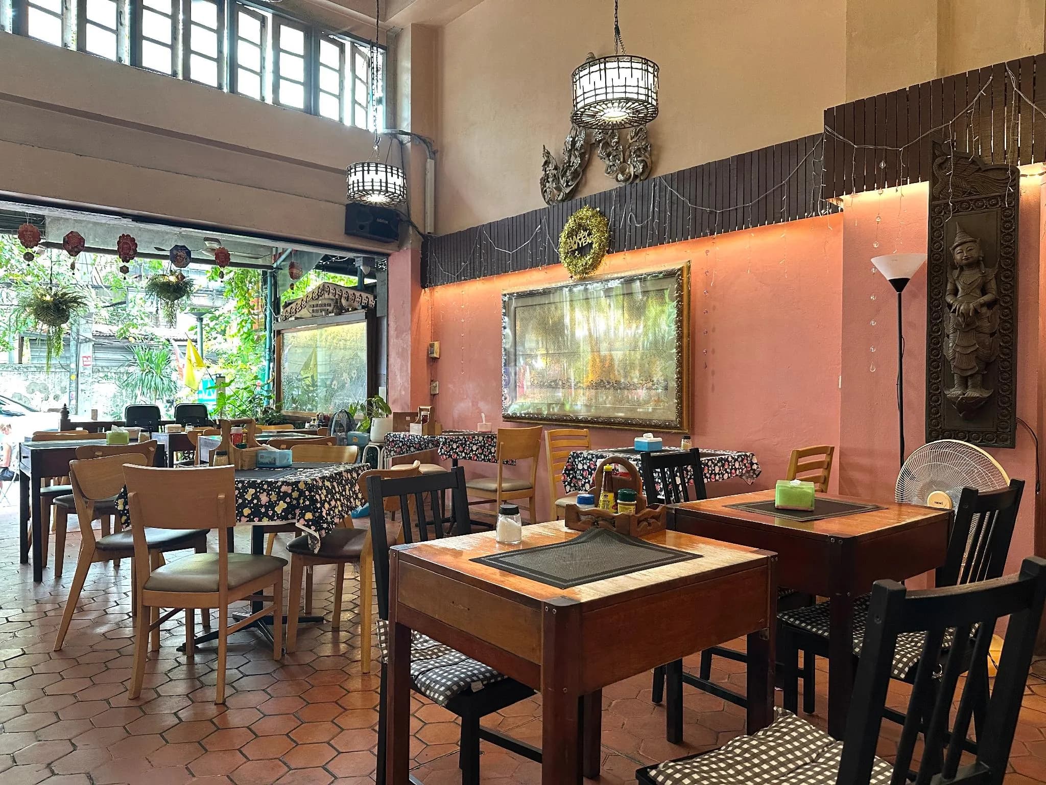 My House Guesthouse & Restaurant