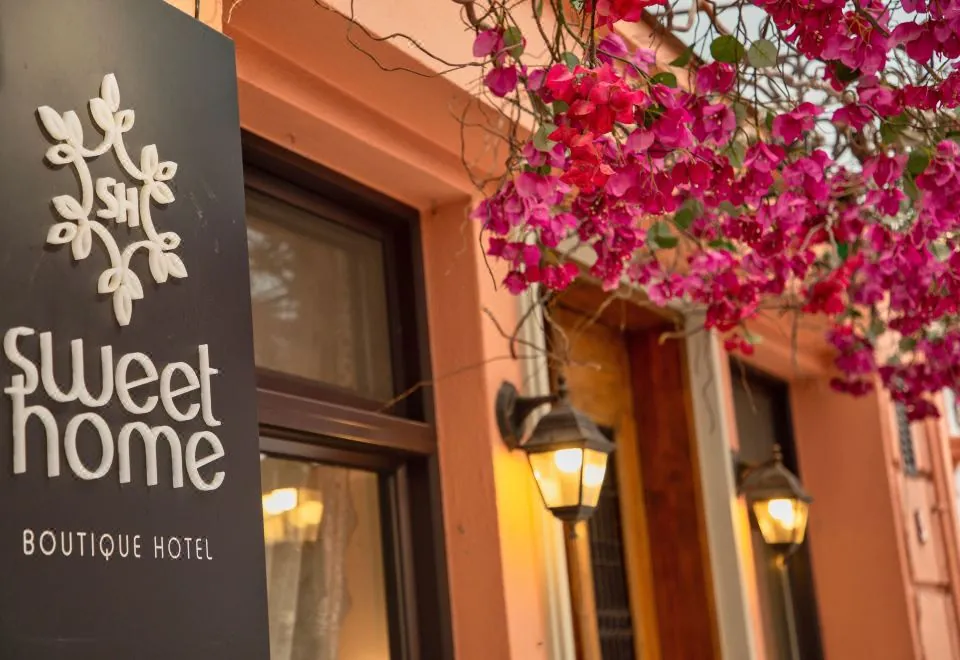 Sweet Home Hotel