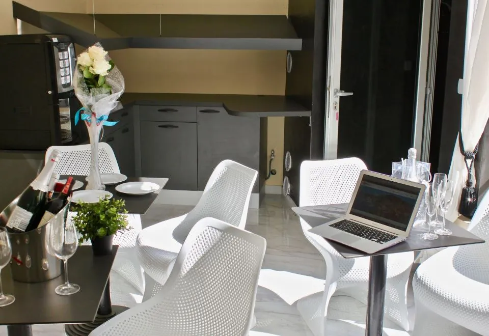Galeria Valeria Seaside Downtown - Mag Quaint & Elegant Boutique Hotels