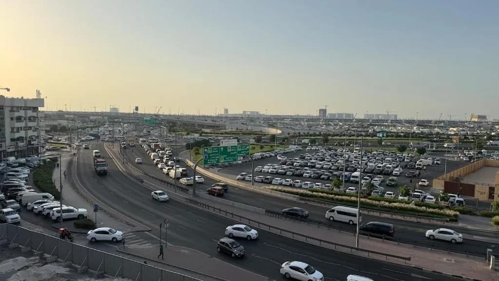 Rovers Boys Hostel Dubai Near Gold Souq Metro