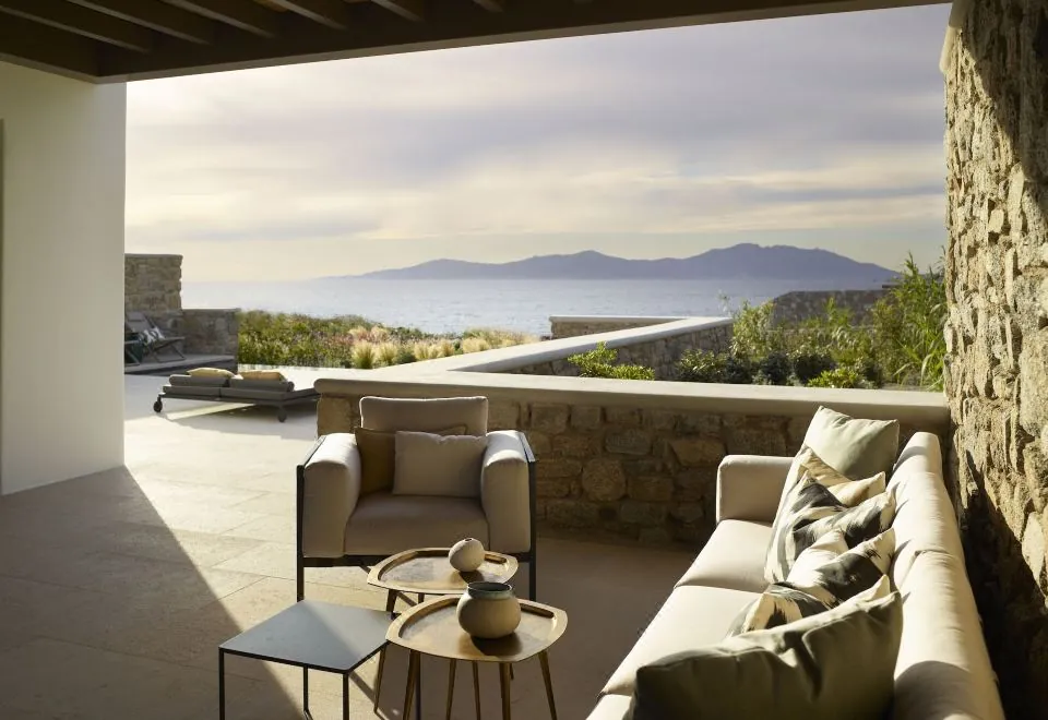 Bonzoe Suites & Villas
