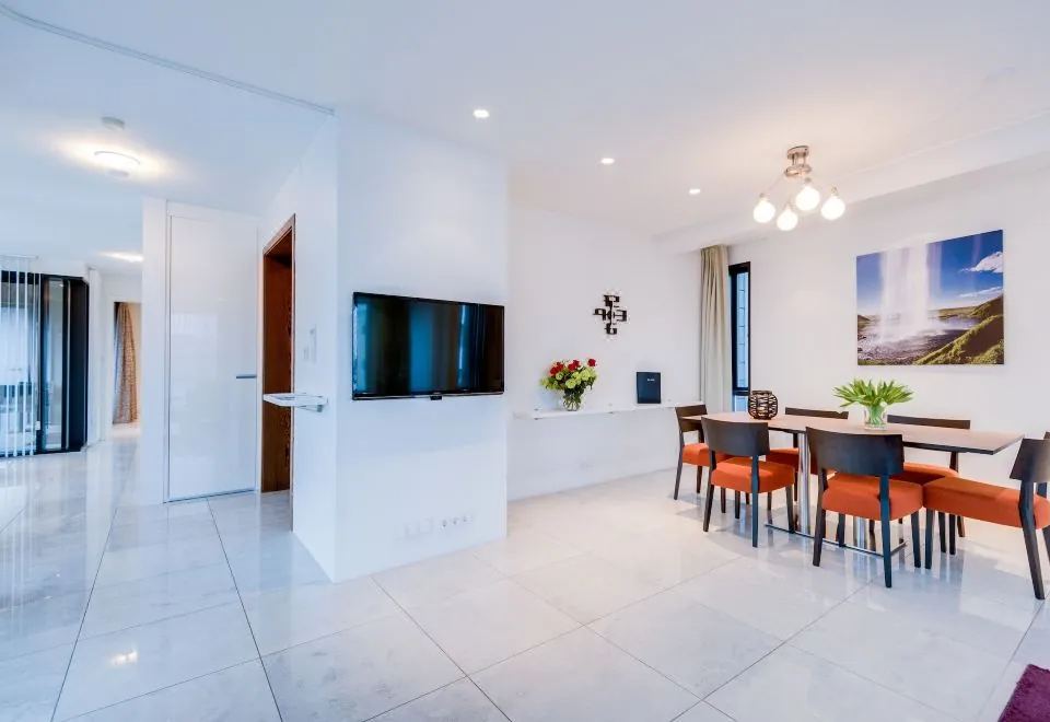 Black Pearl Apartment Hotel
