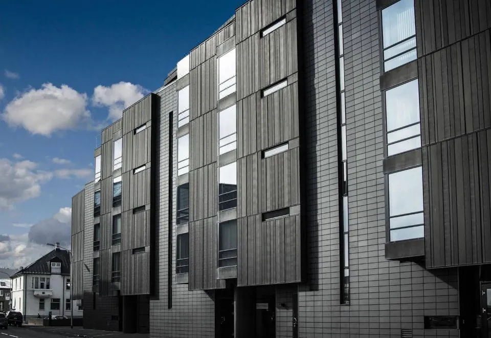Black Pearl Apartment Hotel