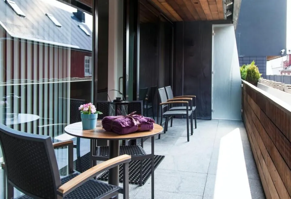 Black Pearl Apartment Hotel