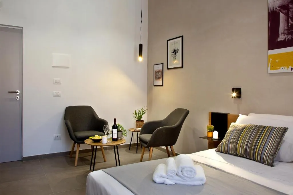MARE FUORI ROOMS