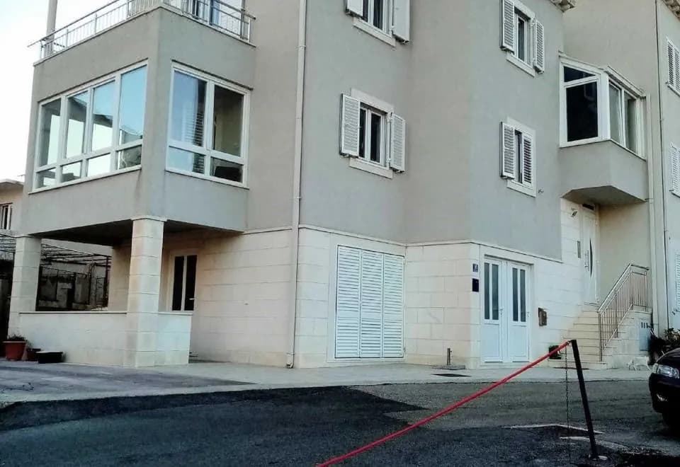 Apartments Ira