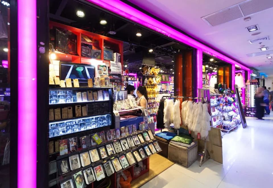 Grand 5 Hotel & Plaza Sukhumvit Bangkok  Certified