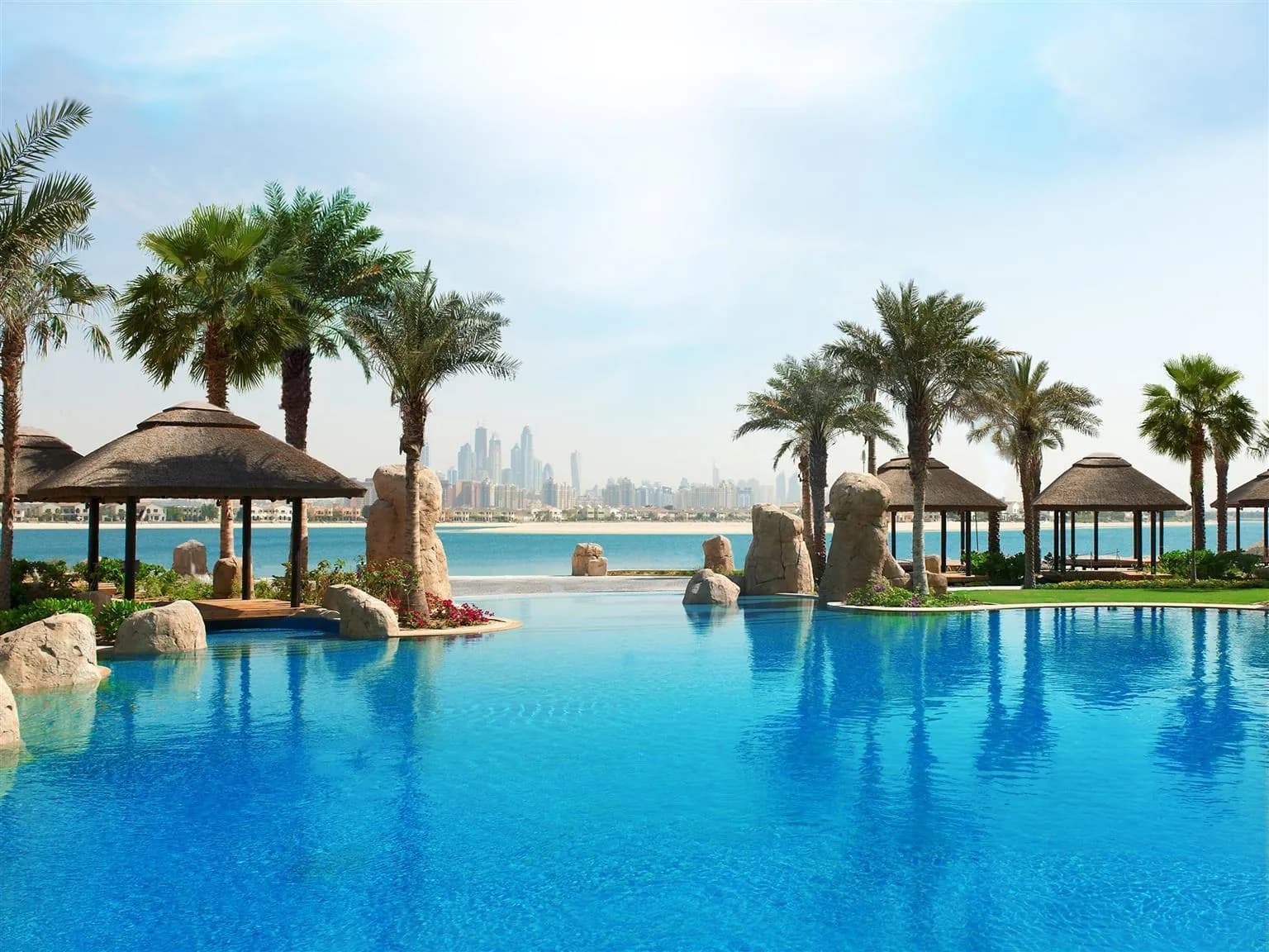 Sofitel Dubai The Palm Luxury Apartments Hotel