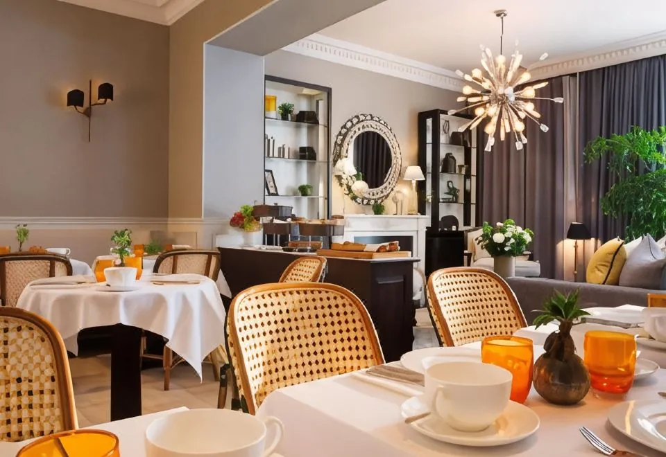 Hotel Monge