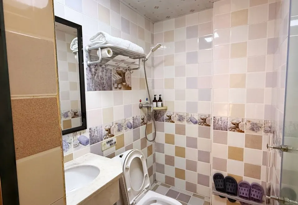 Pebble Motel (Shanghai Fuxing Middle Road)