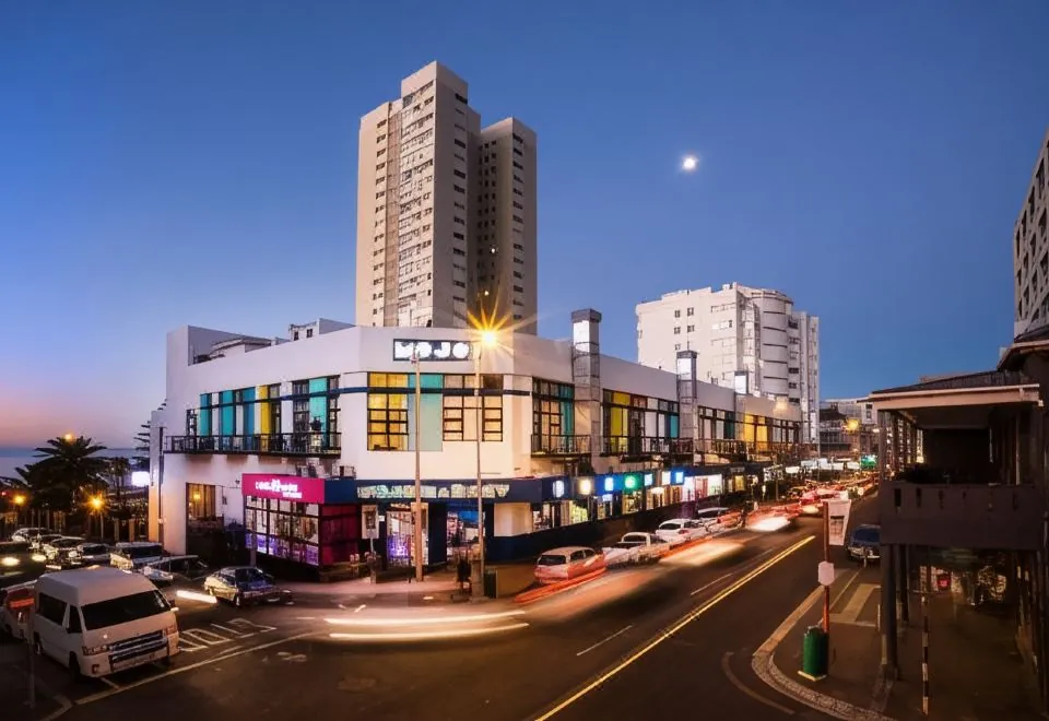 Mojo Hotel/Hostel & Market