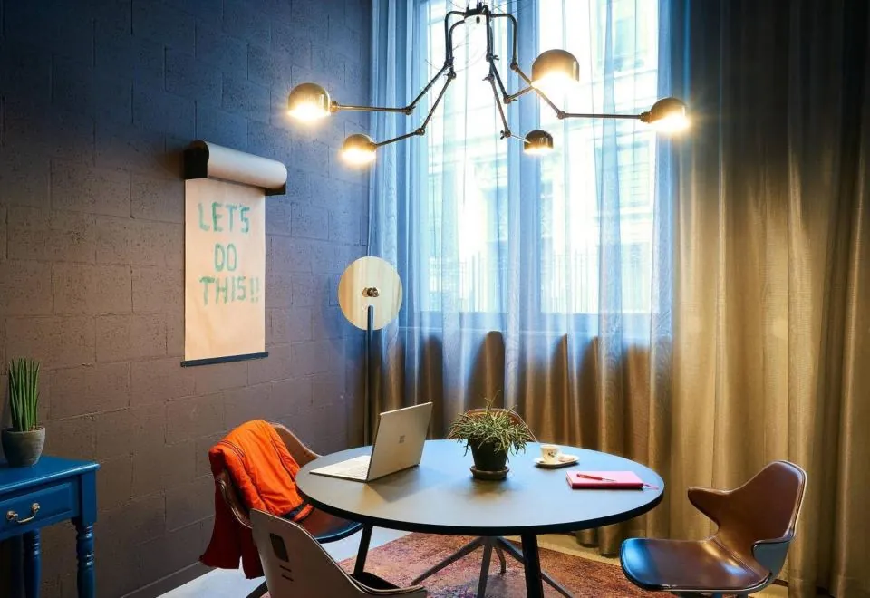 Moxy Brussels City Center
