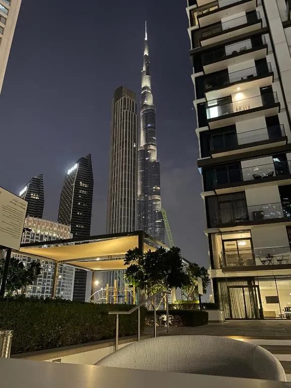 Luxury 1-Bedroom Apartment At Burj Crown