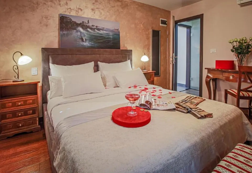 Theatre luxury rooms