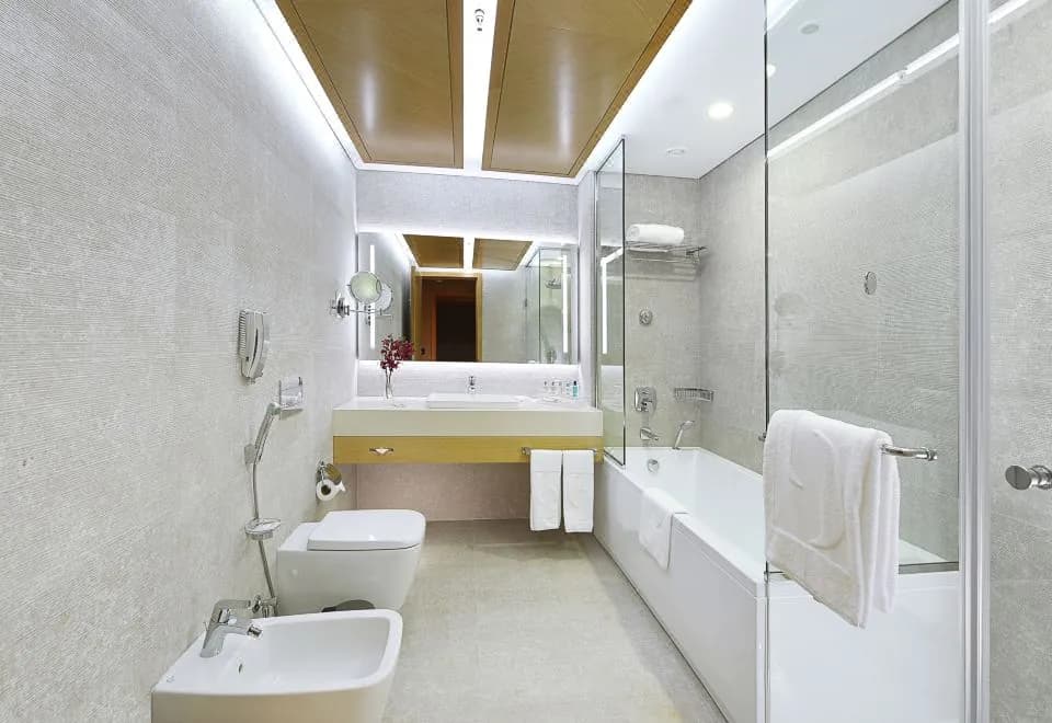 Grand Cosmopolitan Hotel