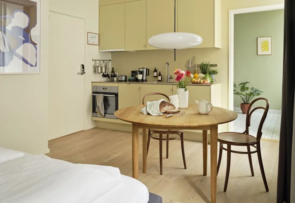 Apēron Apartment Hotel