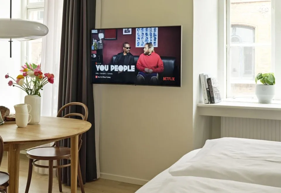 Apēron Apartment Hotel