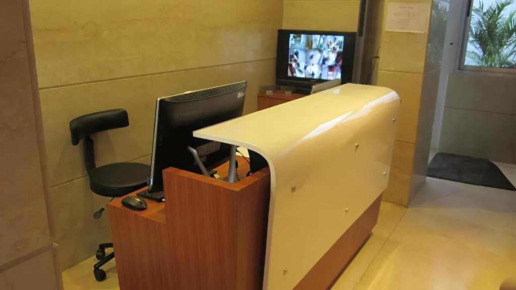 Empire Hotel - Grant Road