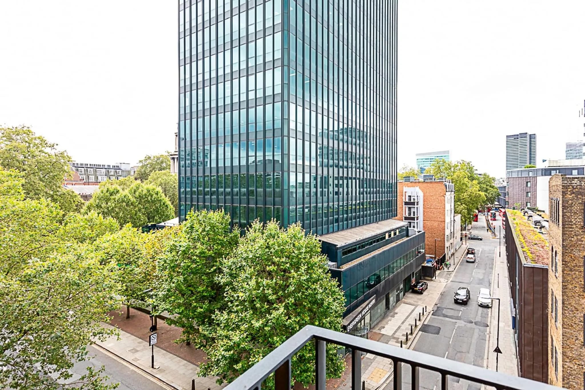 Convenient Euston London Apartment