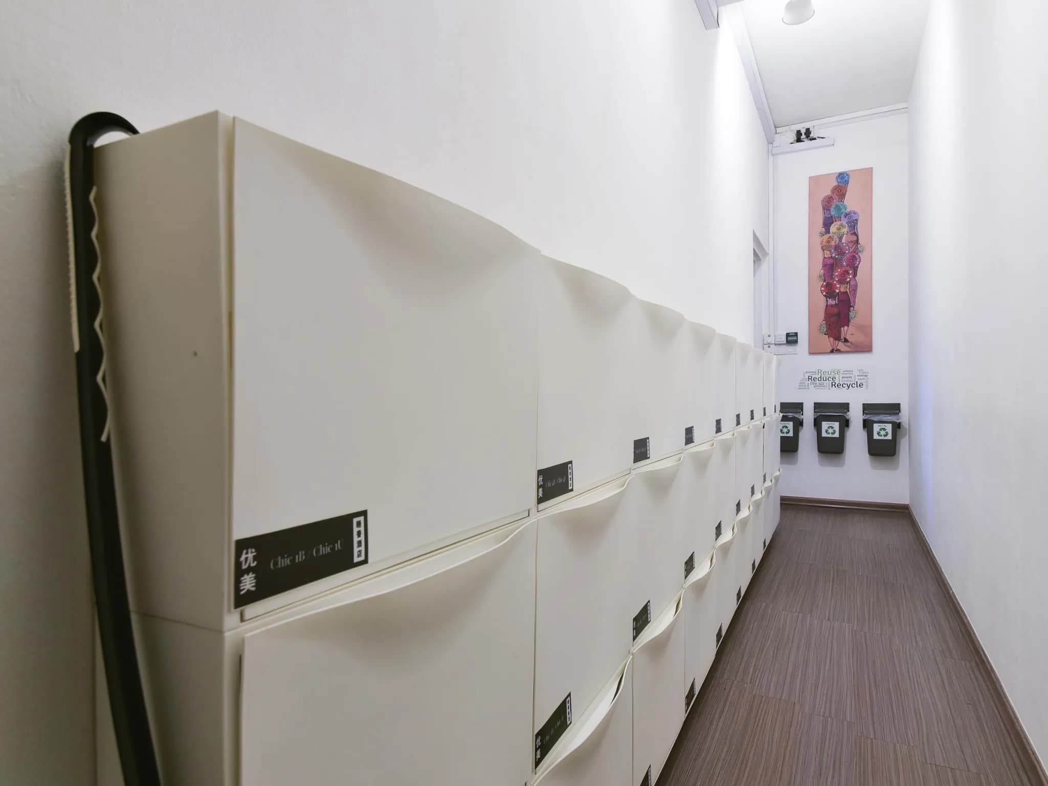 Chic Capsule Otel