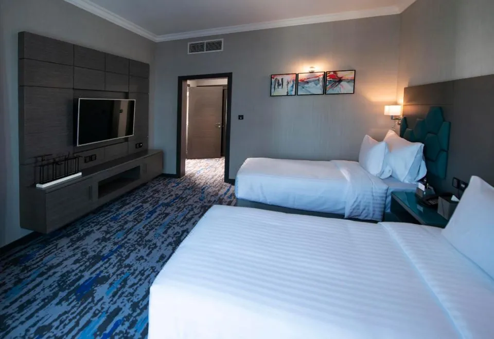 Edge Creekside Hotel