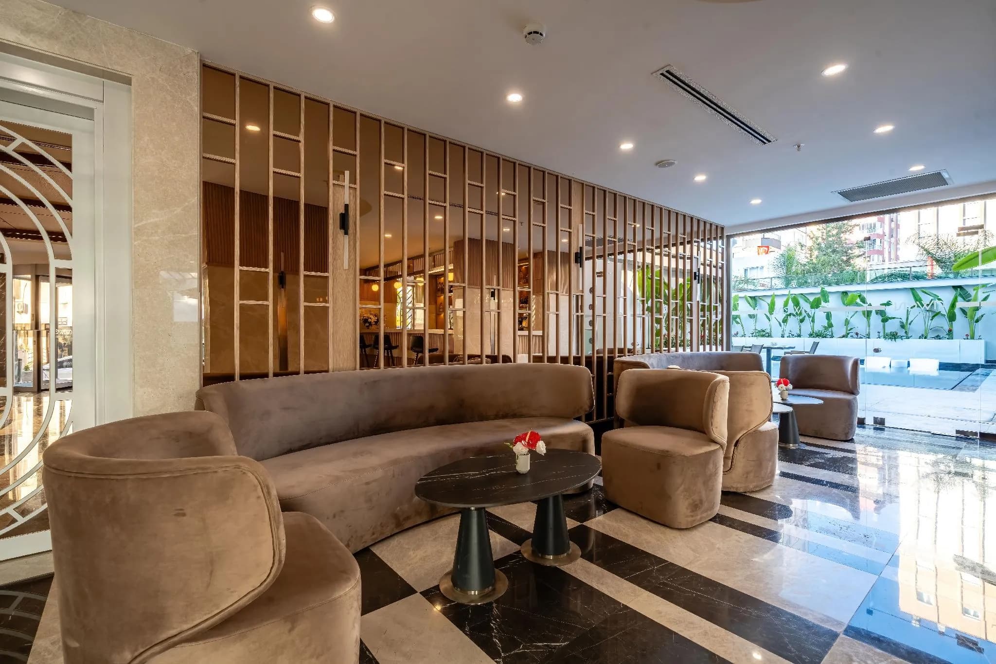 AWEN HOTEL LARA