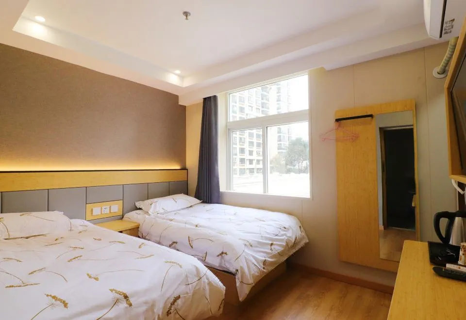 Yuxin Theme Hotel (Shanghai Huangpu Branch)