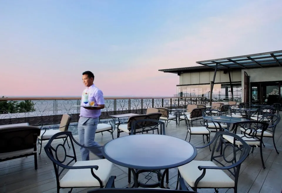 Centara Grand Modus Resort Pattaya