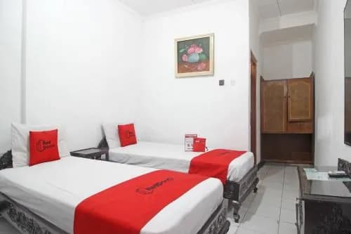 RedDoorz Plus @ Taman Siswa 3