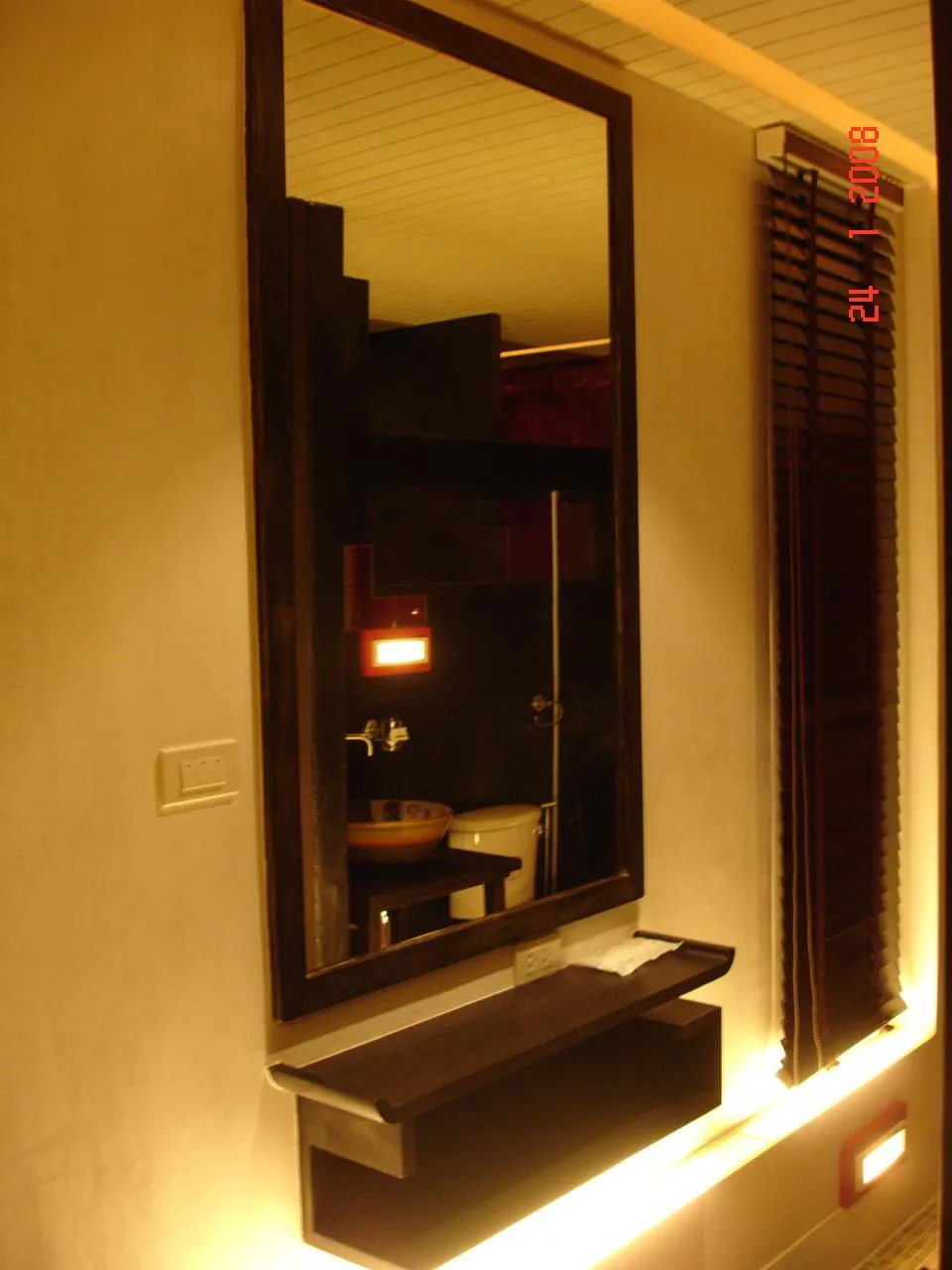 yellow cube Room 5