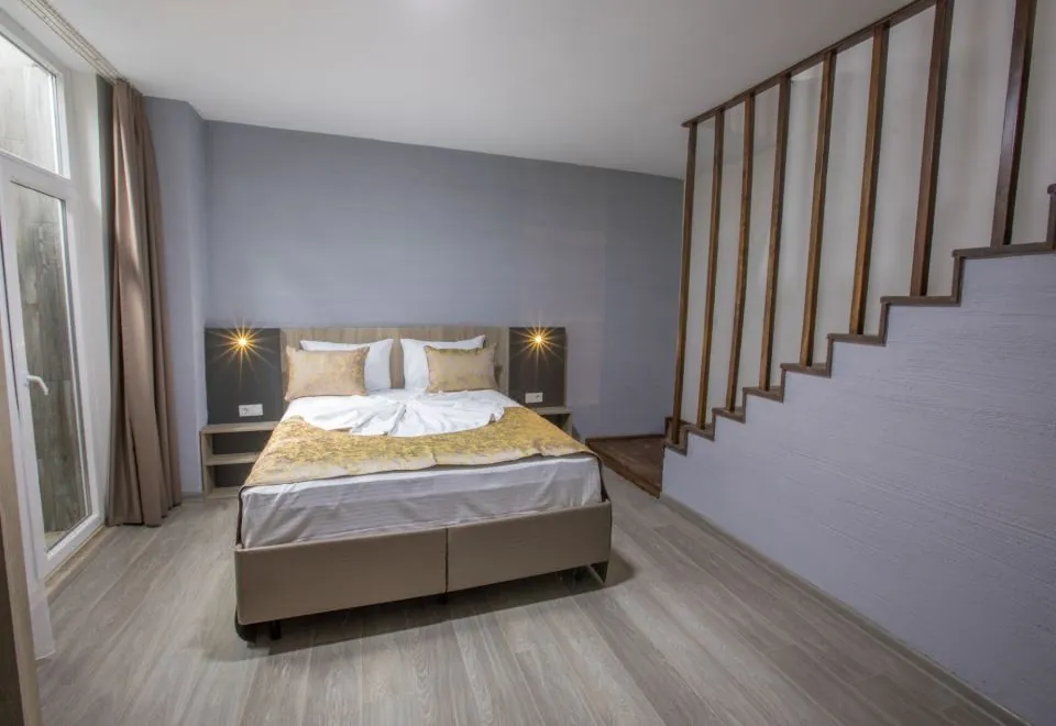 Elanis Suites