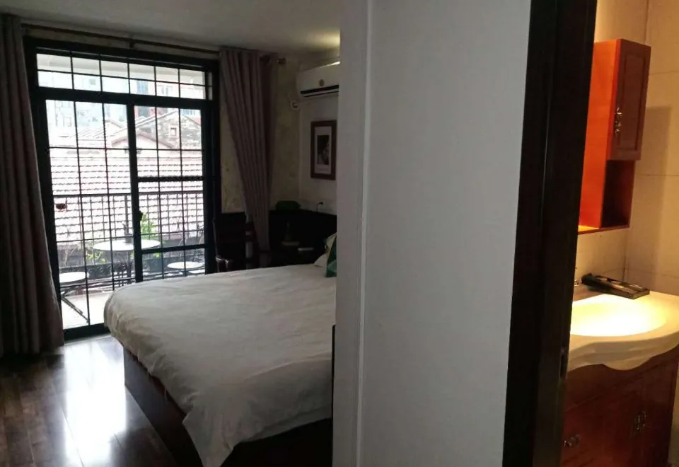 Old Shanghai Huixiang Hotel (People's Square)