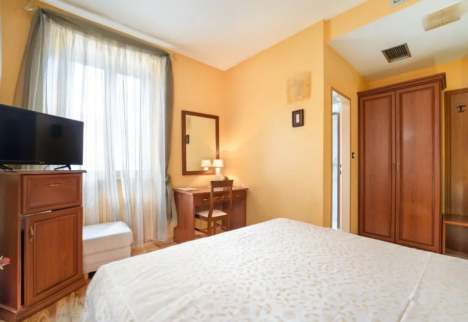 Hotel Peristil