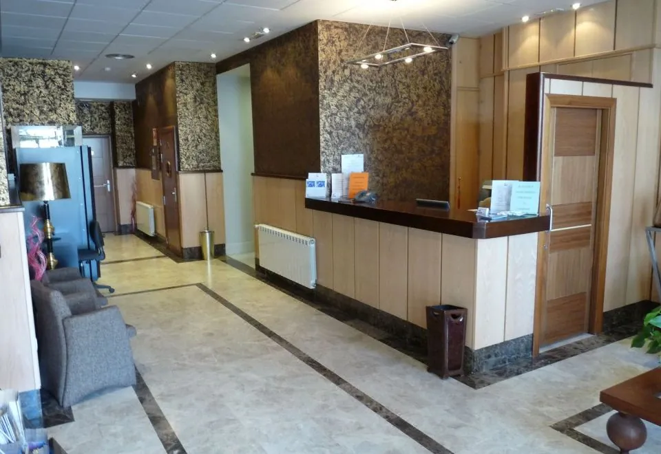 Hotel 4C Puerta Europa