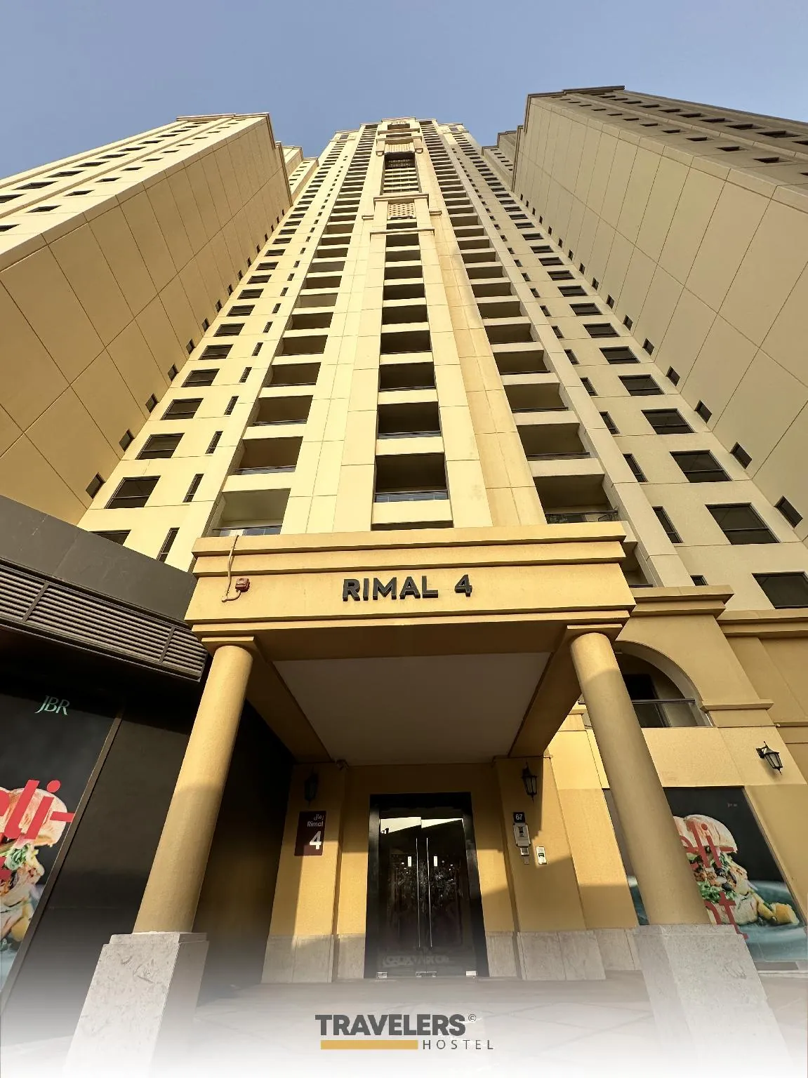 Travelers - Dubai Marina Hostel