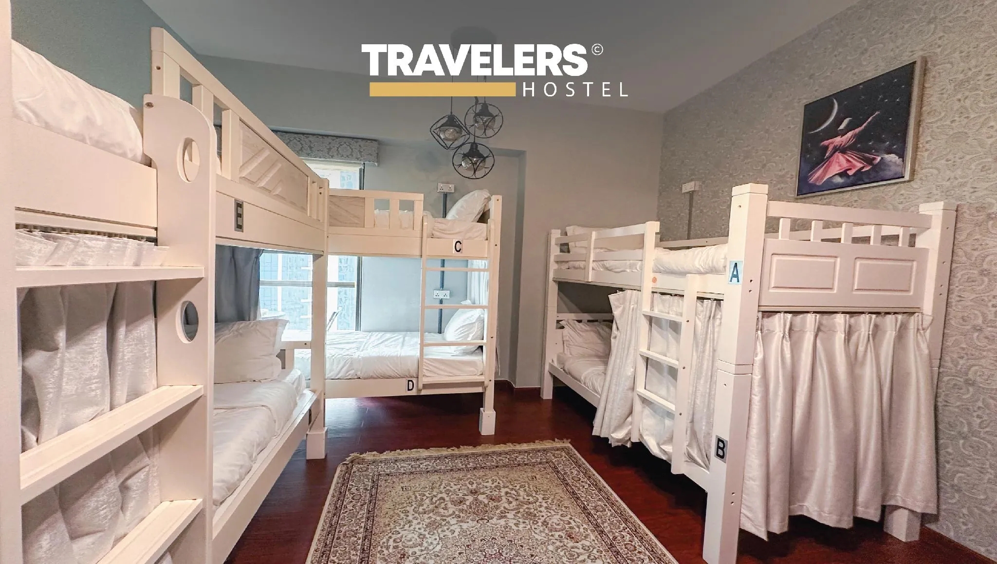 Travelers - Dubai Marina Hostel