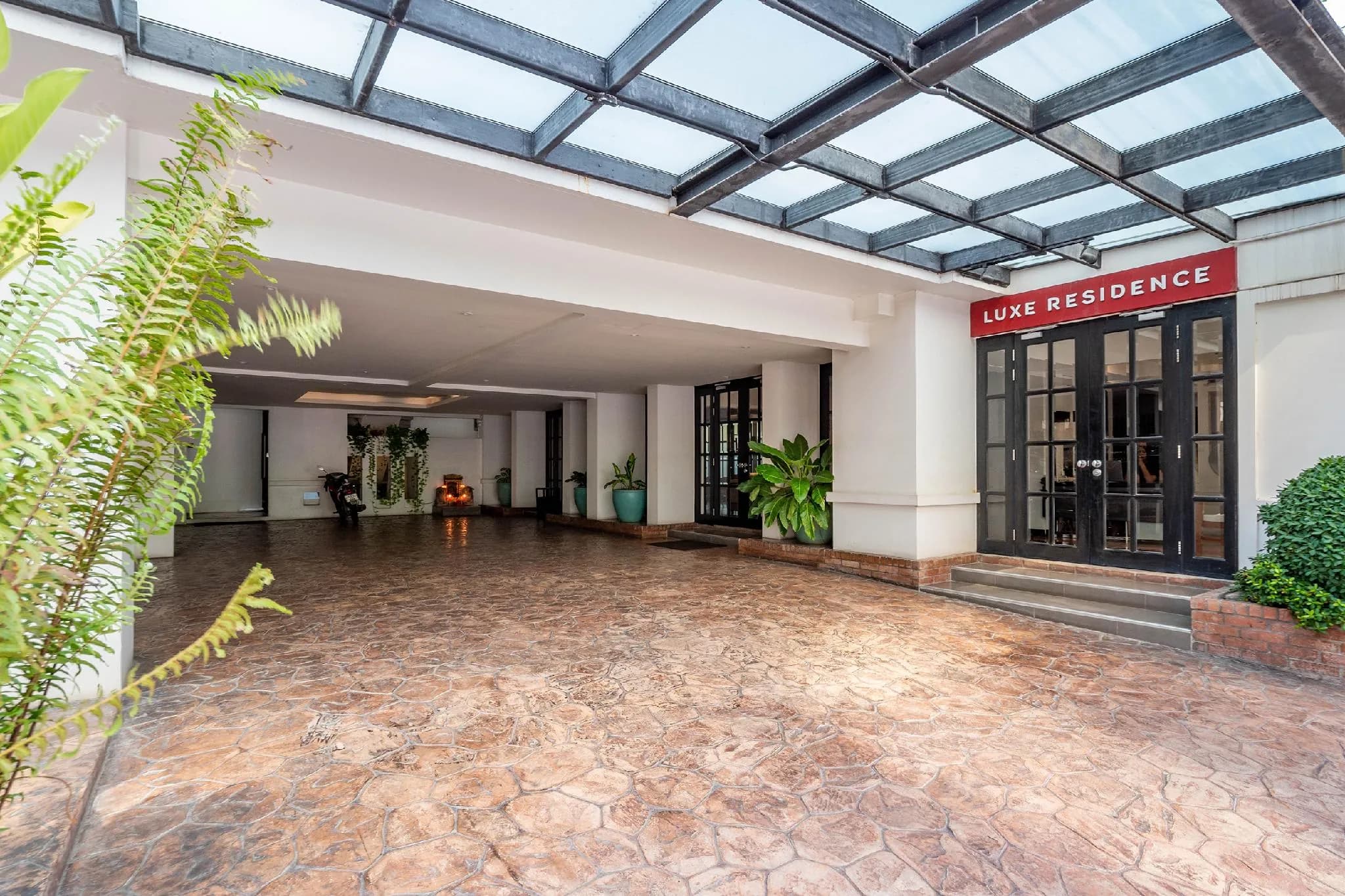Luxe Residence